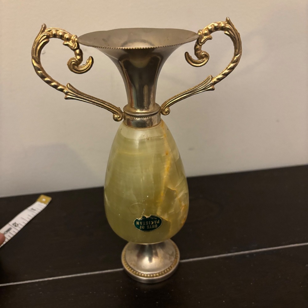 Vintage Onyx Stone Bud Vase | Brass Handles | Pakistan Onyx | Made in Italy - Picture 8 of 12